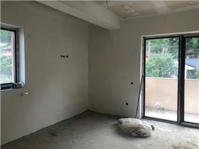 Duplex semifinisat 4 camere suprafata de 120 mp utili + 200 mp teren liber.