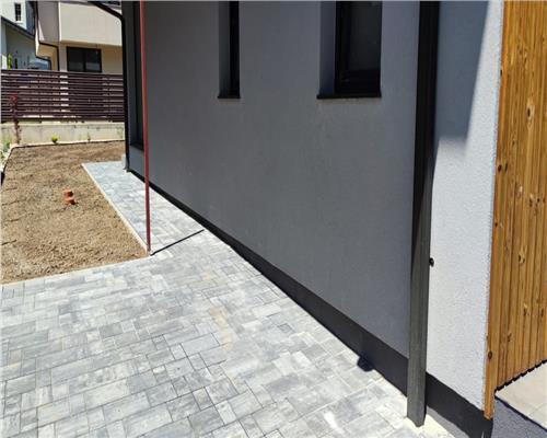 Duplex semifinisat 4 camere suprafata de 120 mp utili + 200 mp teren liber.